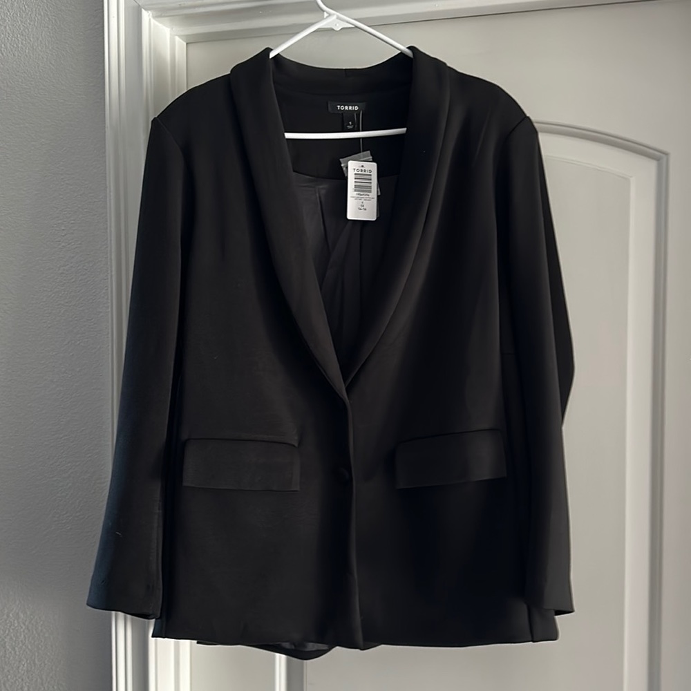 NWT Black blazer Torrid size 1